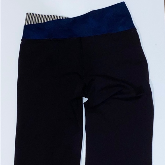 Lululemon bootcut full length black leggings - Picture 3 of 5